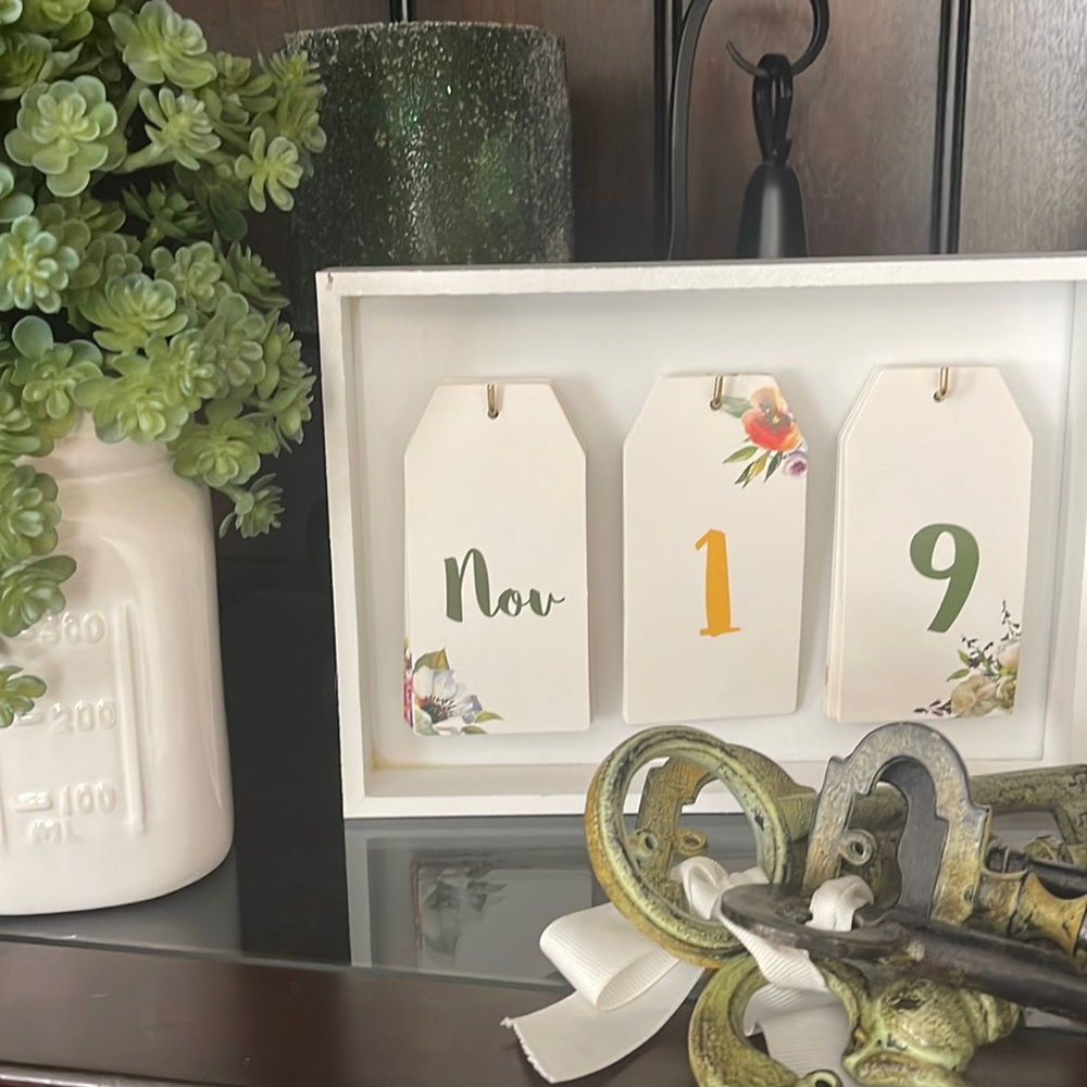 NWOT Perpetual Calendar